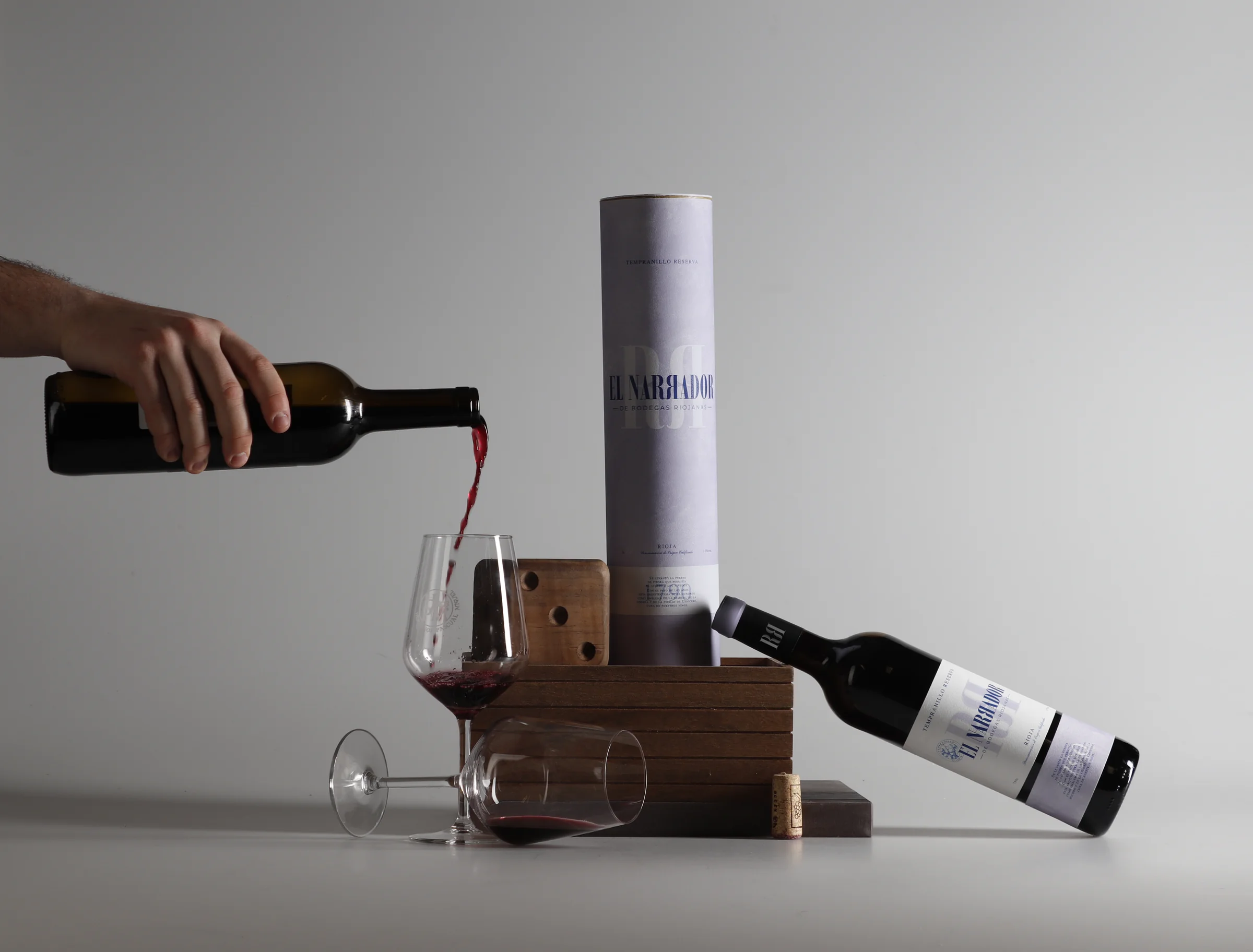 El Narrador — detalle del texto narrativo en la etiqueta del vino