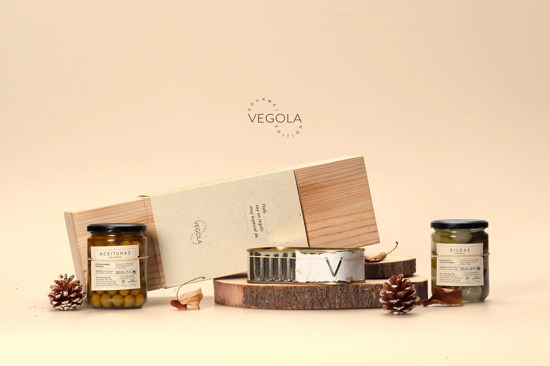 Vegola — packaging ecológico para encurtidos artesanales con etiqueta plantable